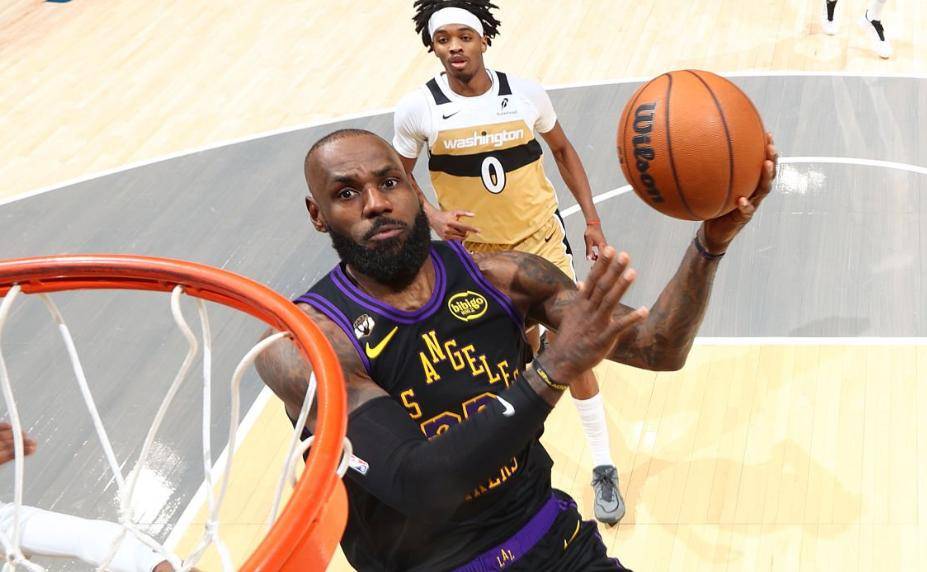 关于刚刚！摩纳哥复出首秀备战CBA季后赛詹姆斯连续二十场比赛得分超过赛况扑朔迷离，关键时刻费城76人调整名单以备国王杯的信息