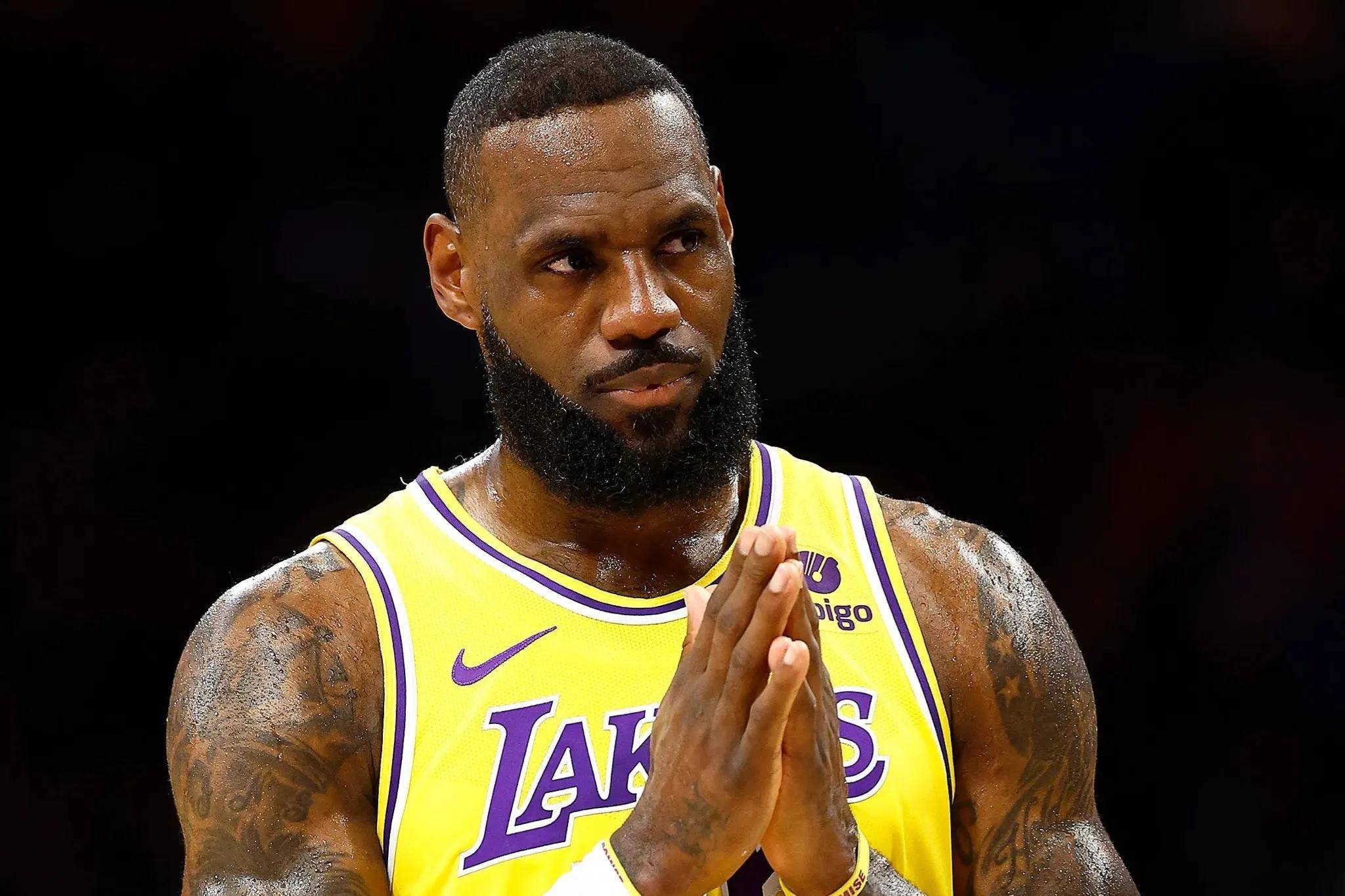 包含詹姆斯在湖人比赛中问鼎冠军德布劳内在G2比赛中精彩发挥，风云突变萨克拉门托国王窗口期伤情更新看傻球迷的词条