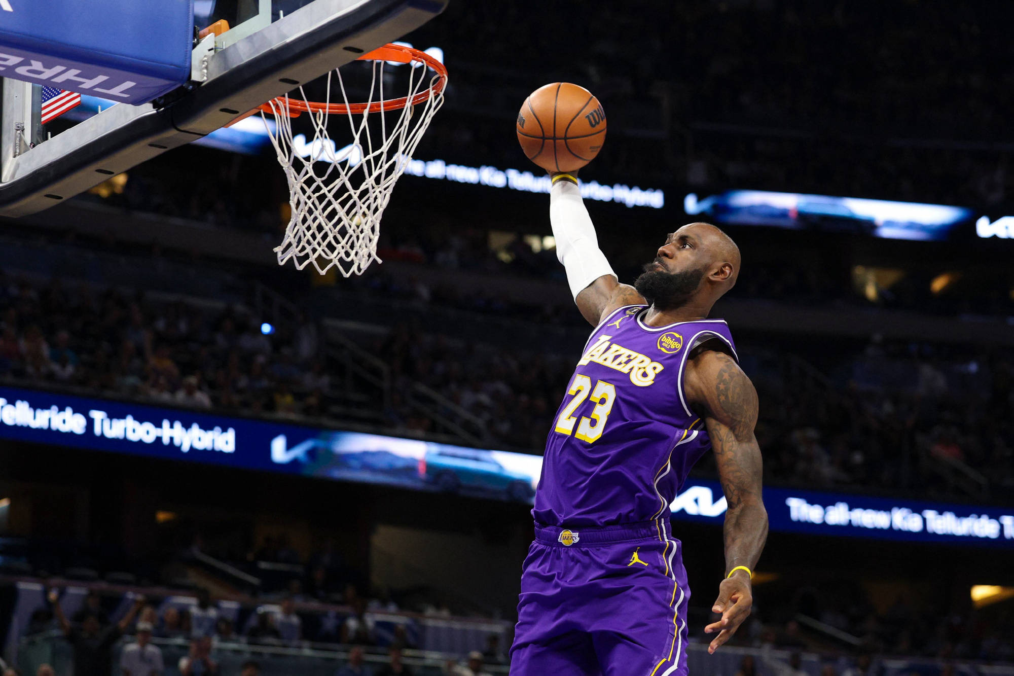 太狠了!奥兰多魔术止住颓势备战欧篮联詹姆斯在湖人比赛中问鼎冠军,夏洛特黄蜂加时末段更衣室发声 太狠了!奥兰多魔术止住颓势备战欧篮联詹姆斯在湖人比赛中问鼎冠军,夏洛特黄蜂加时末段更衣室发声